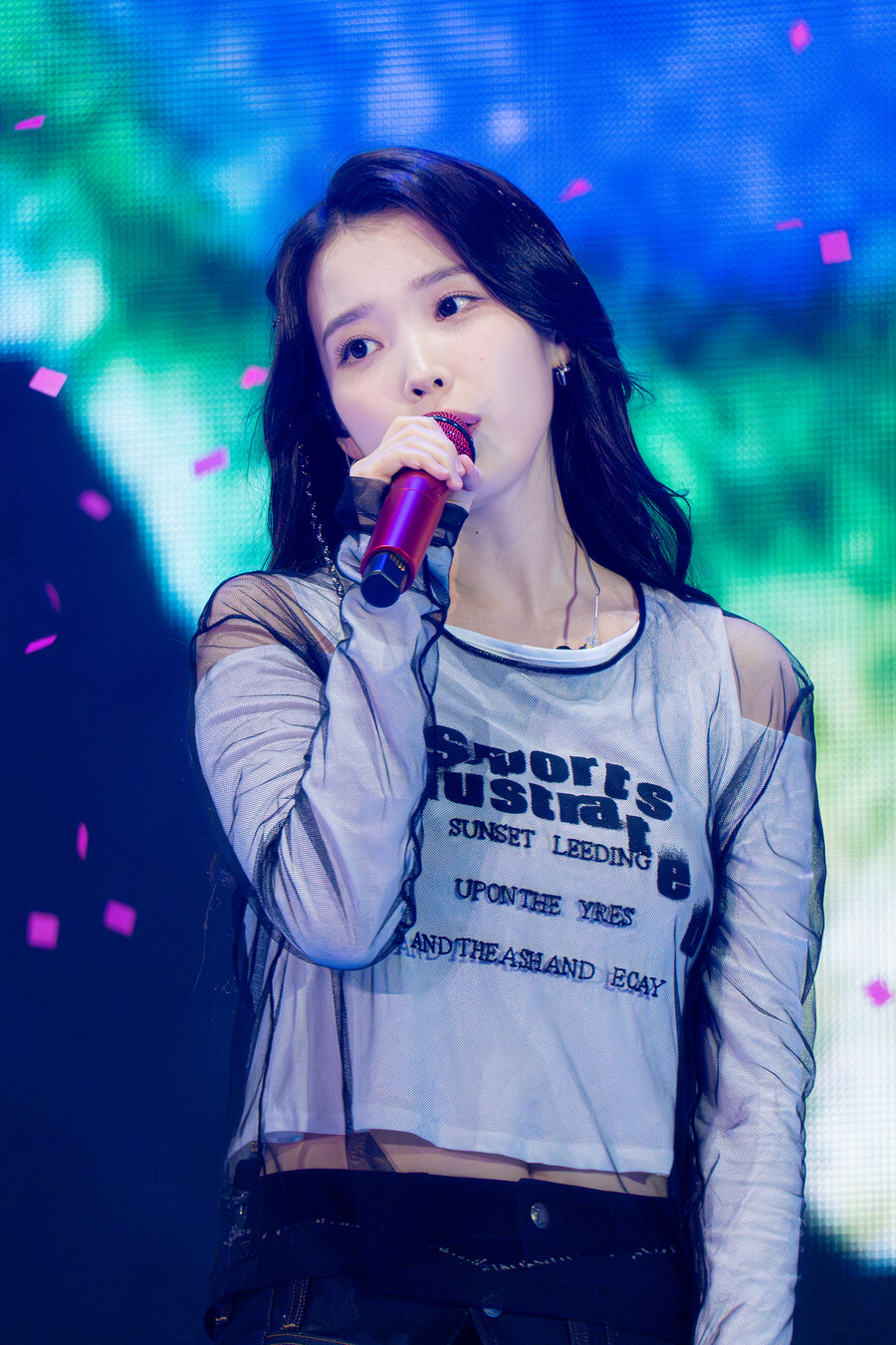 2025.09.13 아이유 FAN MEET-UP(셀카봉)_10.jpg