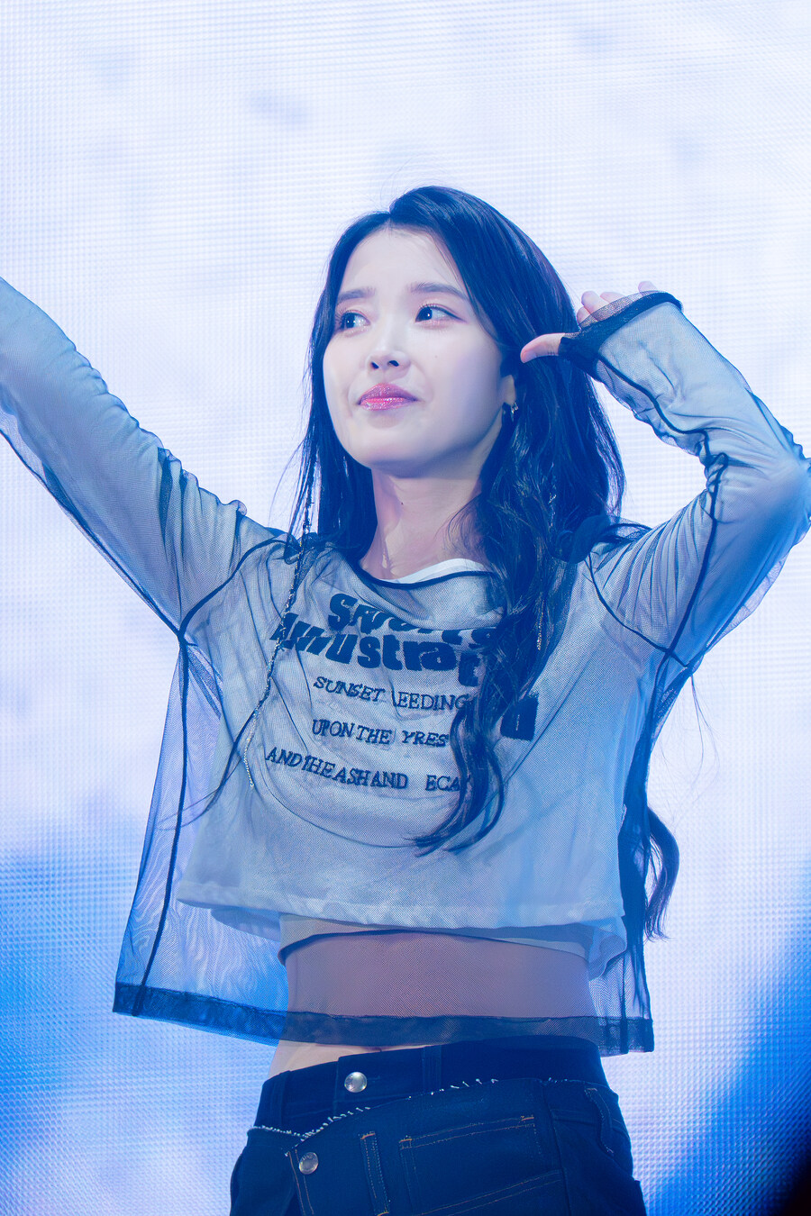 2025.09.13 아이유 FAN MEET-UP(셀카봉)_14.jpg