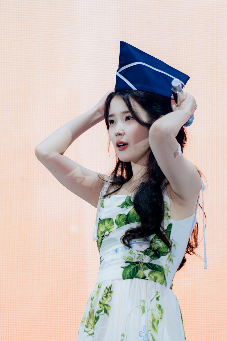 2025.09.14 아이유 FAN MEET-UP(셀카봉)_5.jpg