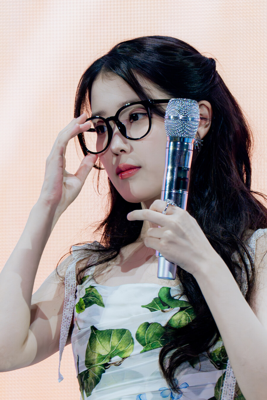 2025.09.14 아이유 FAN MEET-UP(셀카봉)_11.jpg