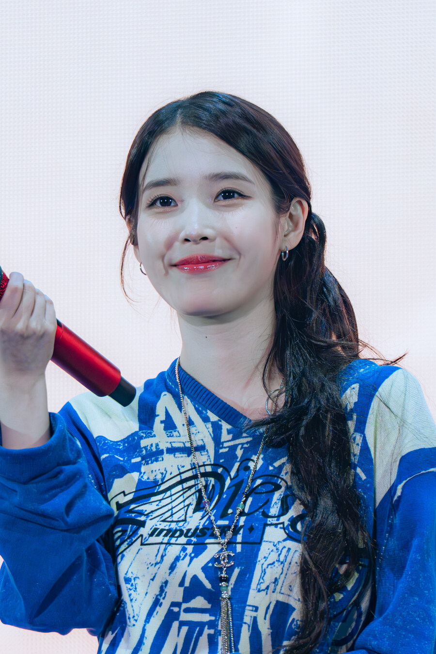 2025.09.14 아이유 FAN MEET-UP(셀카봉)_26.jpg