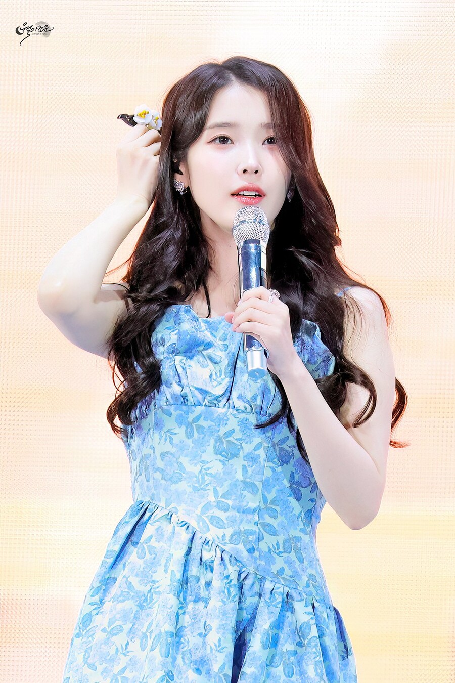 2025.09.14 아이유 FAN MEET-UP(월아조운)_1.jpg