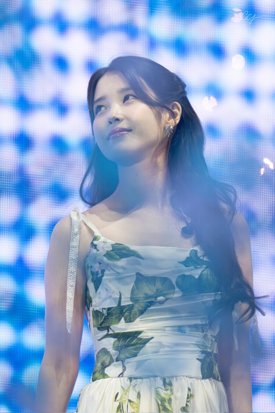 2025.09.14 아이유 FAN MEET-UP(UAENAGRAPHY)_4.jpg