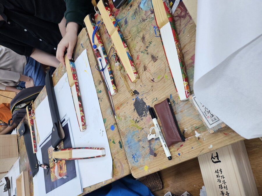 1년걸린 국가무형유산 두분이 제작한 부채_21.jpg