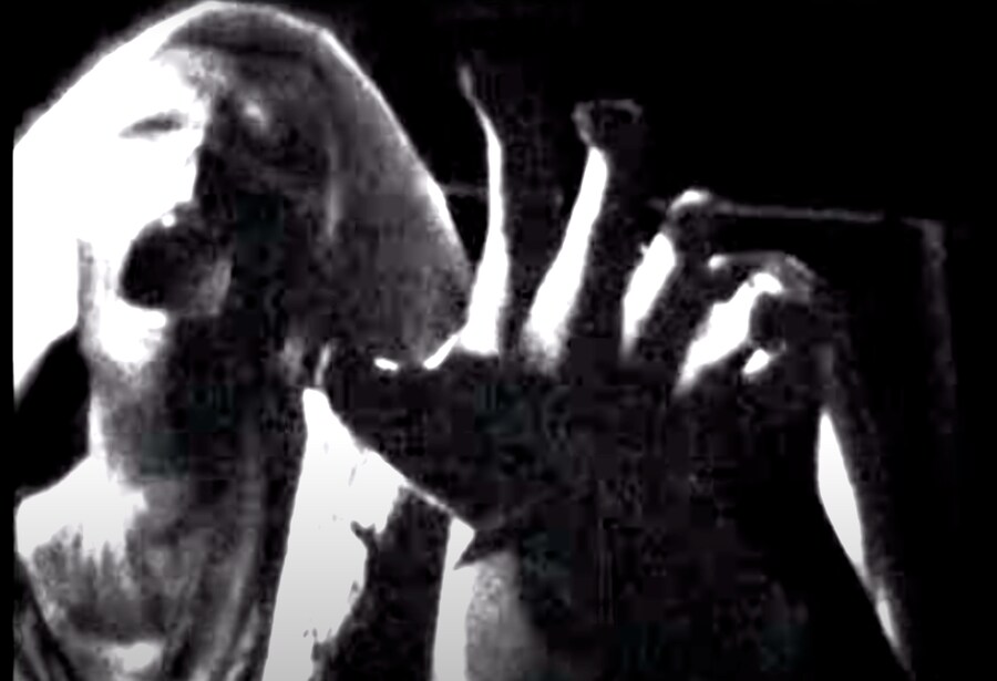 프로모션 영상 원작과 비교 스샷_48.png