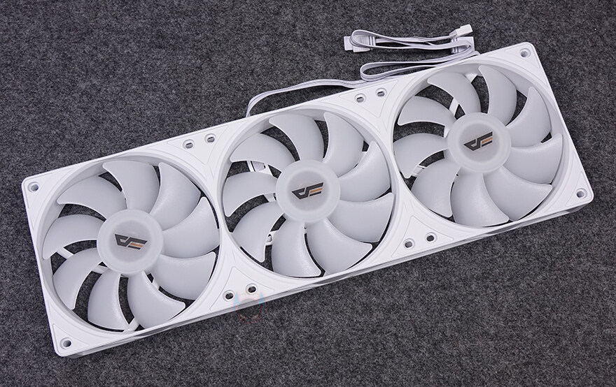 가격 부담 없는 아름다운 360 수랭 쿨러! 다크플래쉬 아쿠아루믹 DL-360_17.jpg