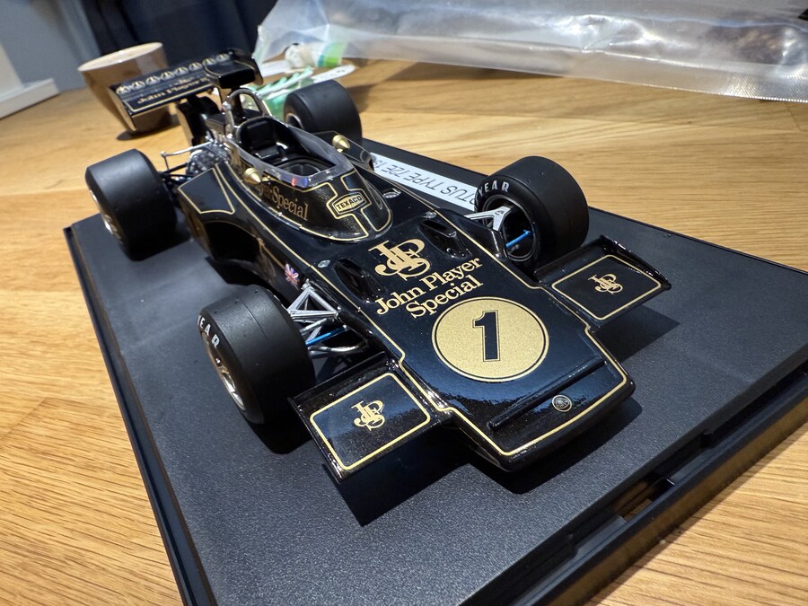 [Ebbro] 1/20 team Lotus type 72E_1.jpg