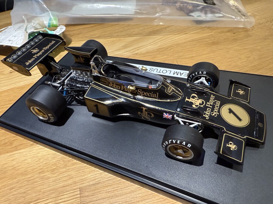 [Ebbro] 1/20 team Lotus type 72E_3.jpg