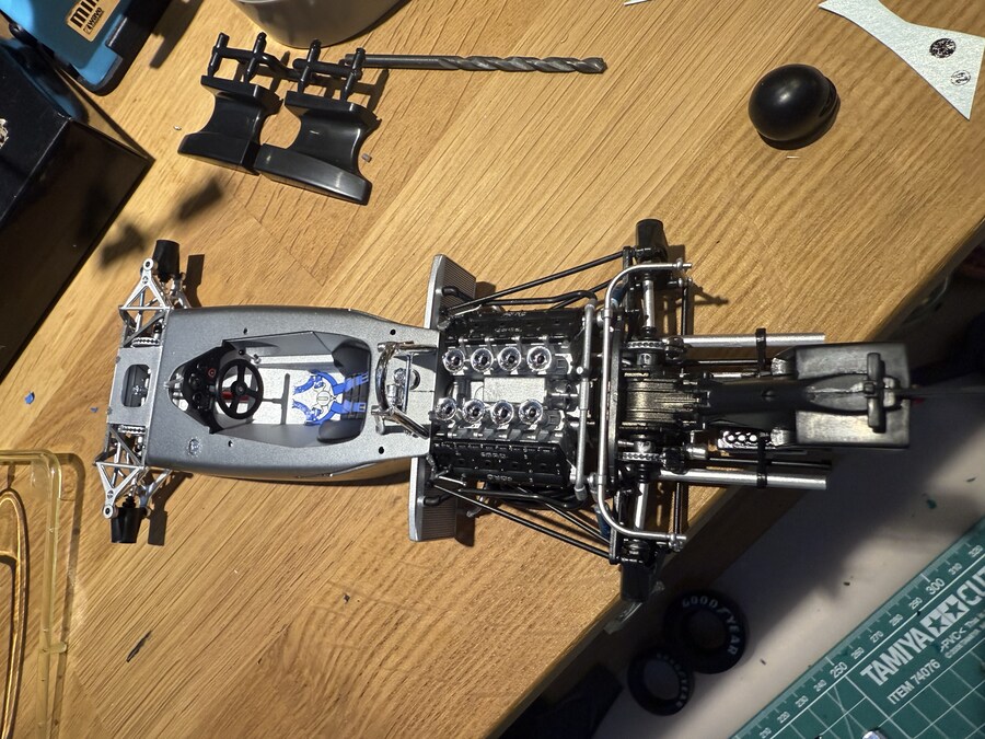 [Ebbro] 1/20 team Lotus type 72E_11.jpg