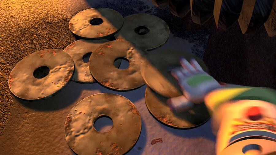 토이 스토리)자신의 진실을 알고 좌절하는 장난감_3.png