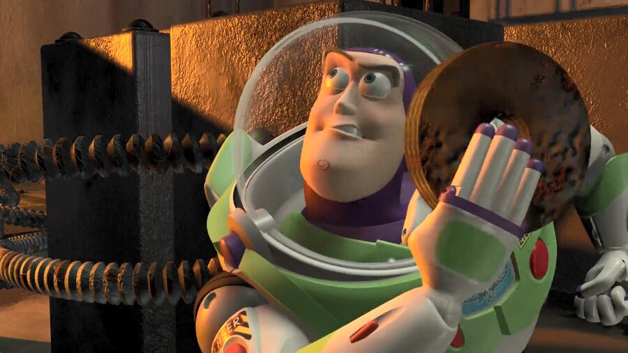 토이 스토리)자신의 진실을 알고 좌절하는 장난감_7.png