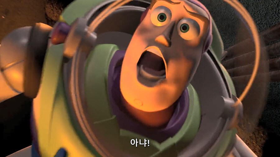 토이 스토리)자신의 진실을 알고 좌절하는 장난감_23.png