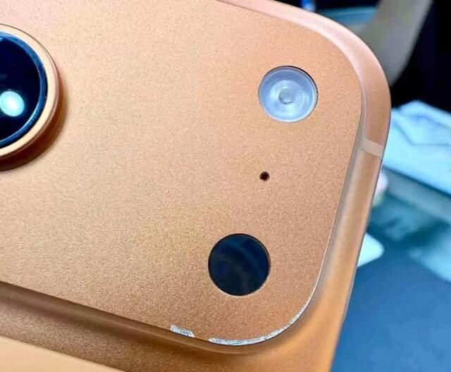 ifixit "왜 스크레치 게이트가 발생하는가"_1.jpg