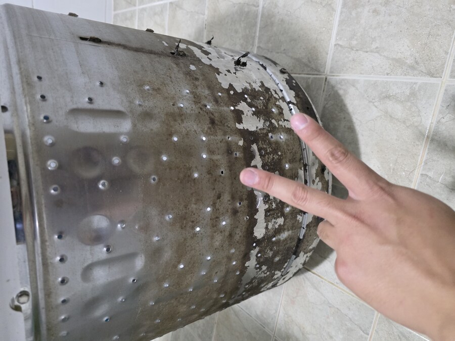 혐) 세탁기 청소중인데 빡세다_1.jpg