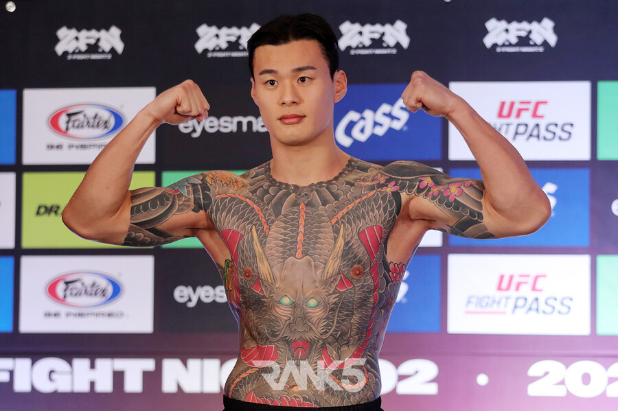 2025년 격투계 최고 유행어.jpg