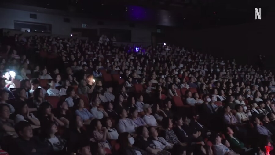 케데헌) 부산 싱어롱 현장_1.png