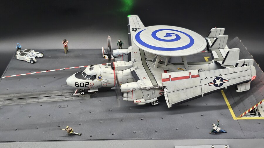 E-2C 호크아이 1/72 완성기_3.jpg