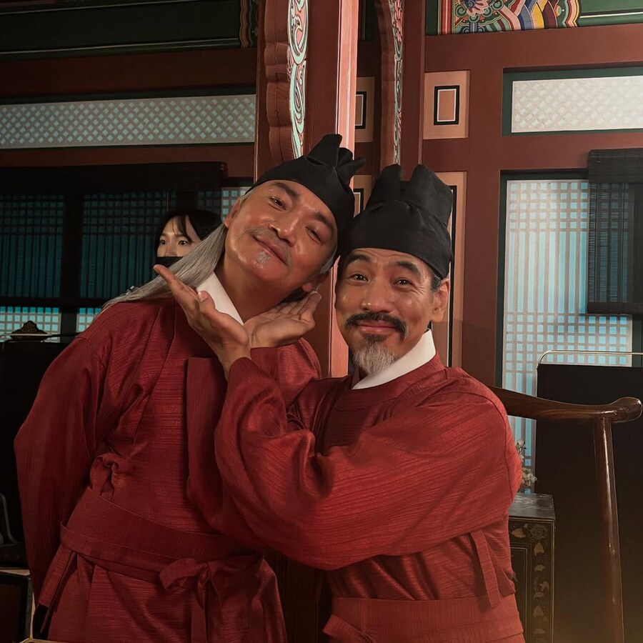 [문승유] 폭군의 셰프 촬영 비하인드 : 아비수가 말아주는 화려한 불쇼!_4.jpg