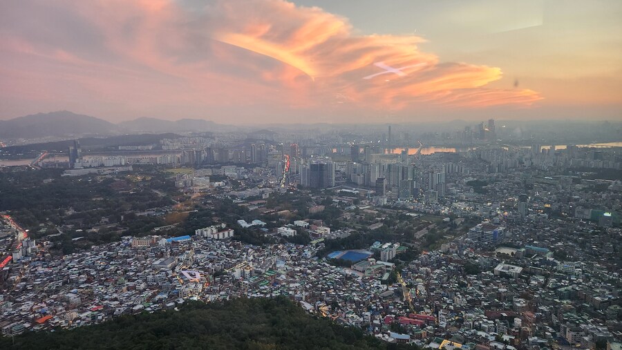 10년만에 방문한 케데헌 성지 남산 타워 한식당 한쿡_9.jpg