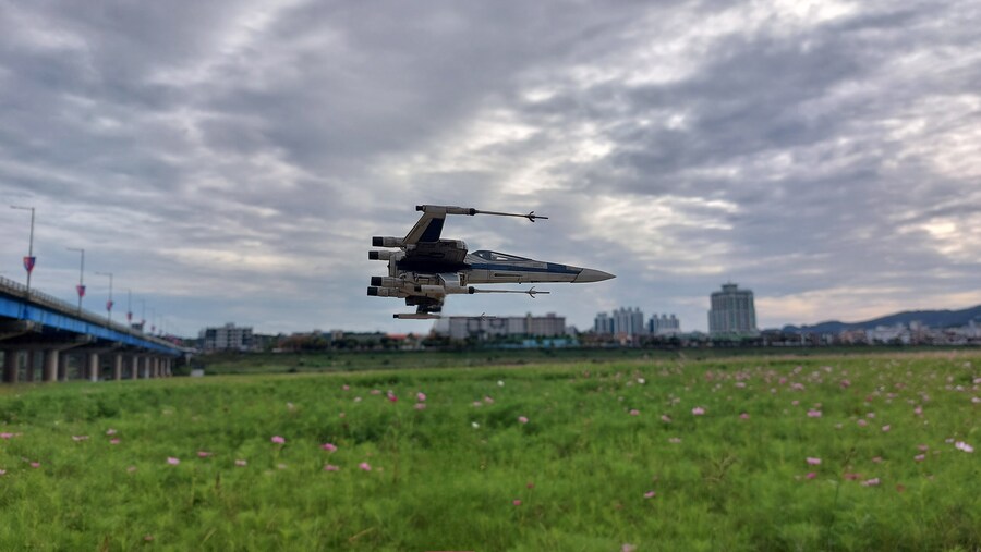 [가을의 코스모스밭에서...] 스타워즈 T-70 x-wing_6.jpg