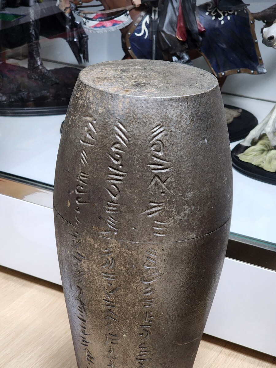 30대 영화 덕후의 방, 집 사진 (영화 제작에 사용된 실제 소품 수집)_6.jpg