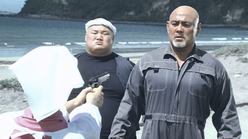 지나가던 유부녀를 습격하는 남자들_12.jpg