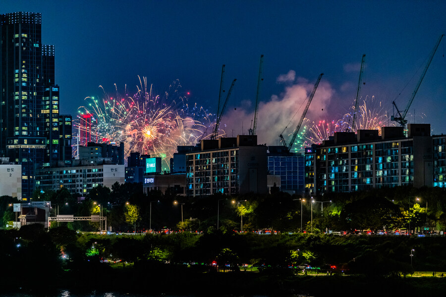 [스압] 하루 늦었지만 반포대교에서 바라본 여의도 불꽃 축제_7.jpg