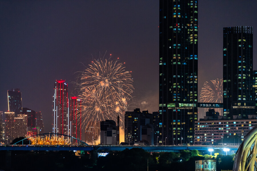 [스압] 하루 늦었지만 반포대교에서 바라본 여의도 불꽃 축제_12.jpg