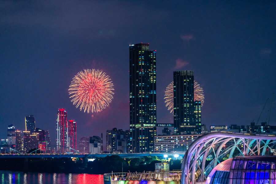[스압] 하루 늦었지만 반포대교에서 바라본 여의도 불꽃 축제_18.jpg