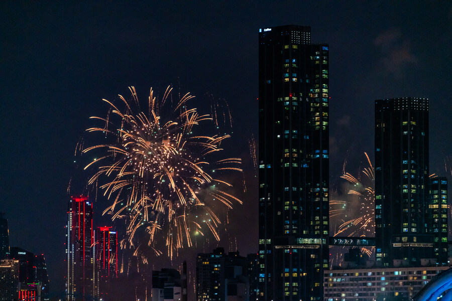 [스압] 하루 늦었지만 반포대교에서 바라본 여의도 불꽃 축제_34.jpg