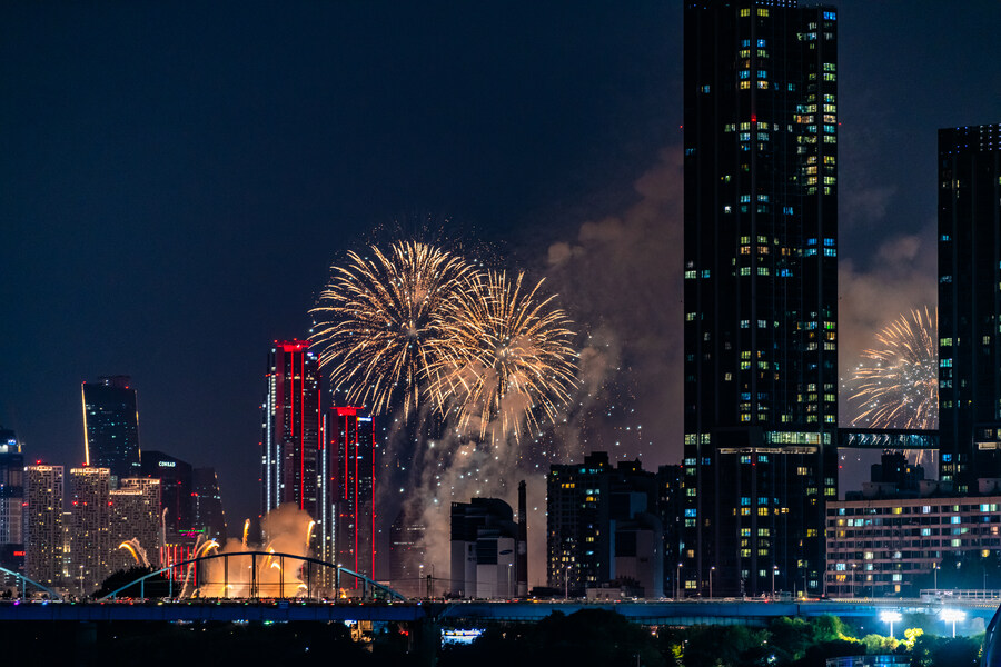 [스압] 하루 늦었지만 반포대교에서 바라본 여의도 불꽃 축제_40.jpg