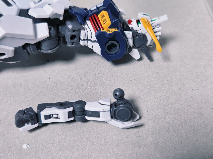 [HG] 여러 부위 파손 위험성 - 건담 지리우스_29.jpg