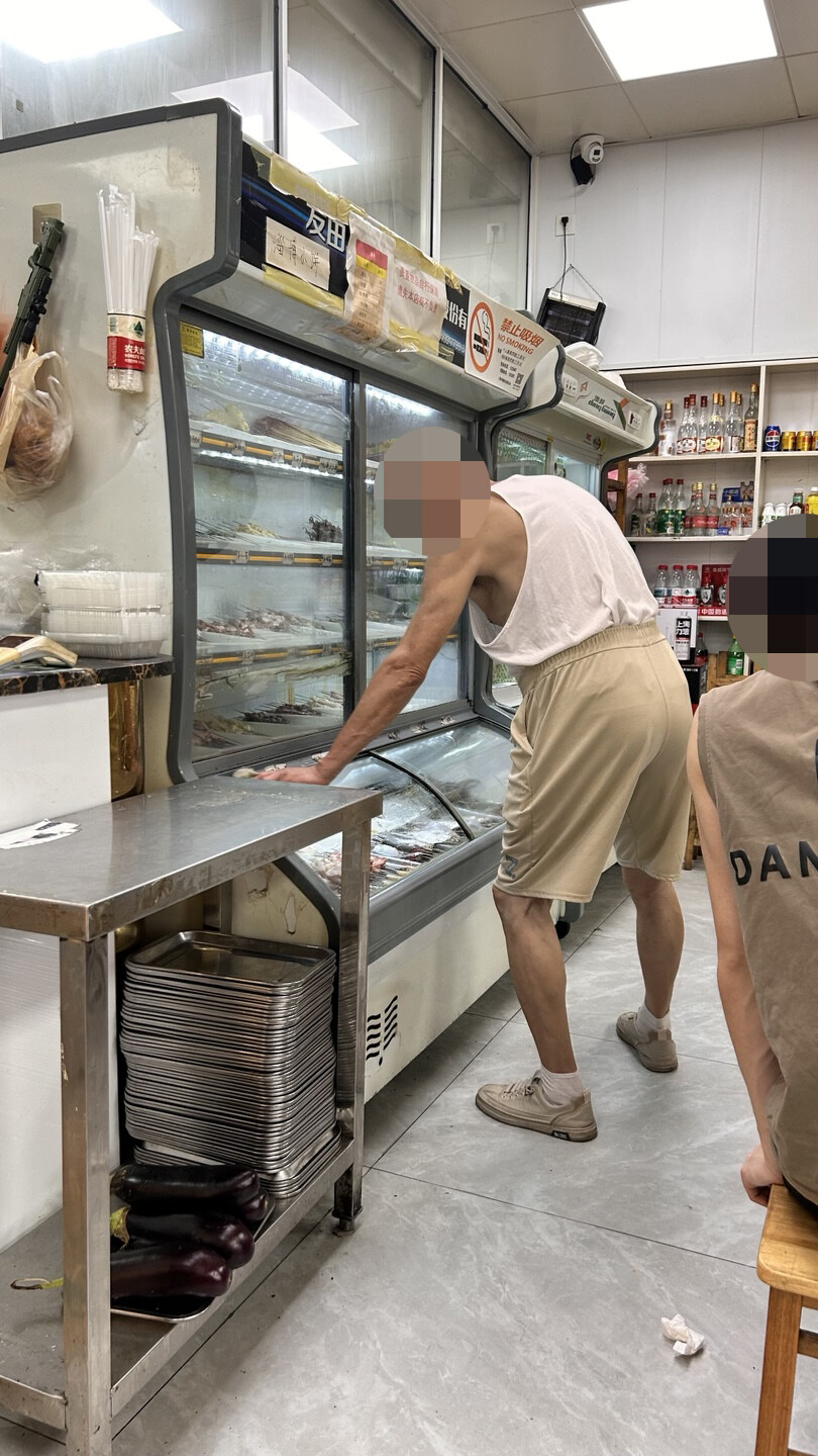 상하이 주택가 한가운데의 쌩로컬 꼬치구이_6.jpg