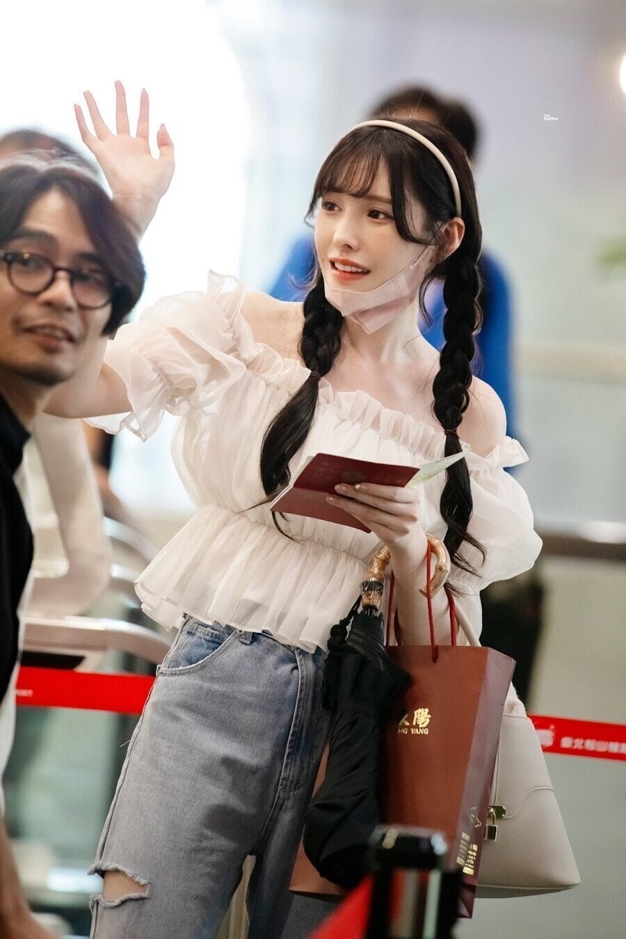 일본 배우들 공항사진.jpg_11.jpg