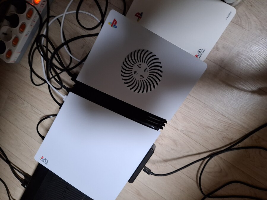 PS5 PRO 환풍기 있는 커버로 바꿔봤습니다_10.jpg