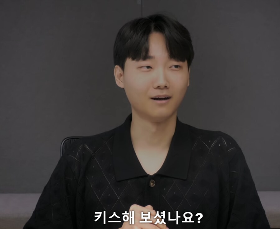 모솔한테 키스해봤냐고 묻는 제작진.jpg_1.png
