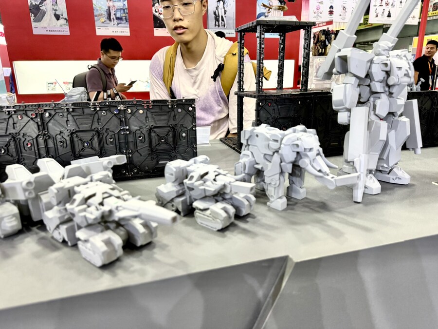 [52토이즈] 완전변형합체 로보포스 시리즈 원형 전시_2.jpg