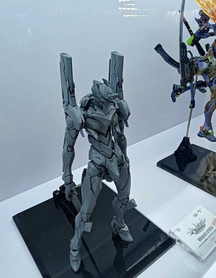 [CCS토이즈] 완전변형 초은하 그렌라간, 에바 2호기 2식 원형 전시_7.jpg