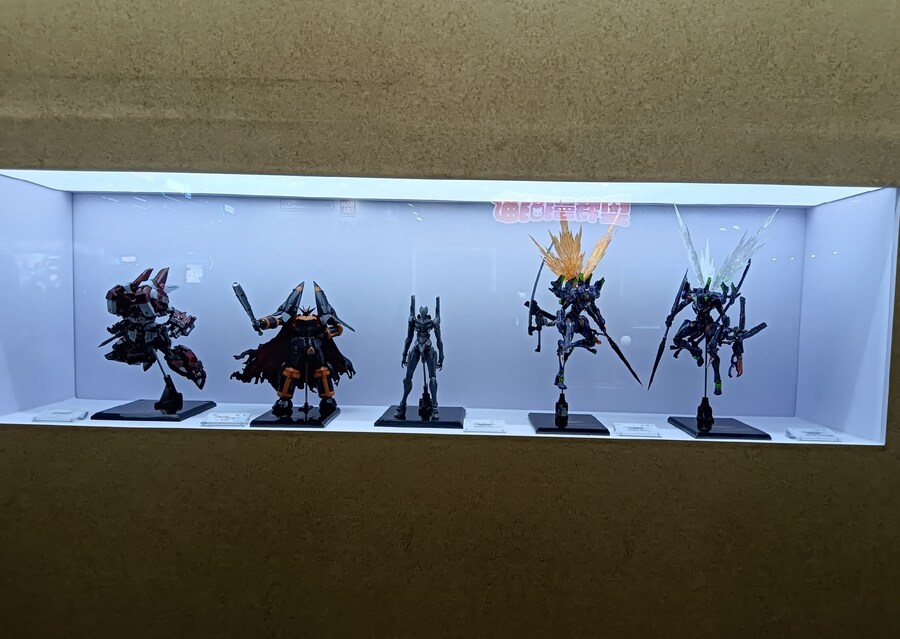[CCS토이즈] 완전변형 초은하 그렌라간, 에바 2호기 2식 원형 전시_10.jpg