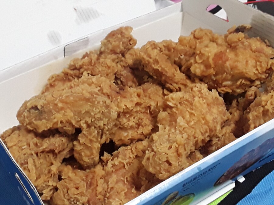 비비큐 본사에 시킨 치킨_1.jpg