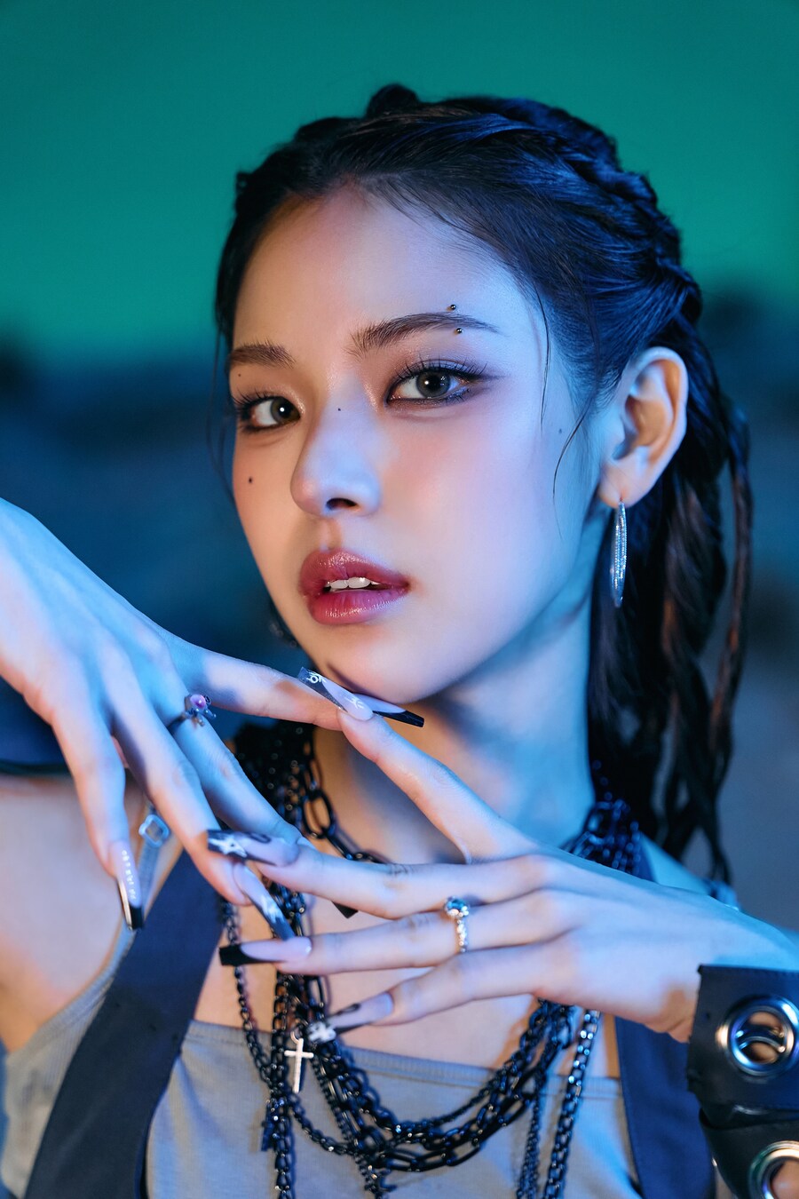 [씬포토] 이즈나 두 번째 미니 앨범 'Not Just Pretty' 1_3.jpg