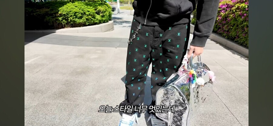 슈퍼카 타는 20살 영앤리치의 하루_7.jpg