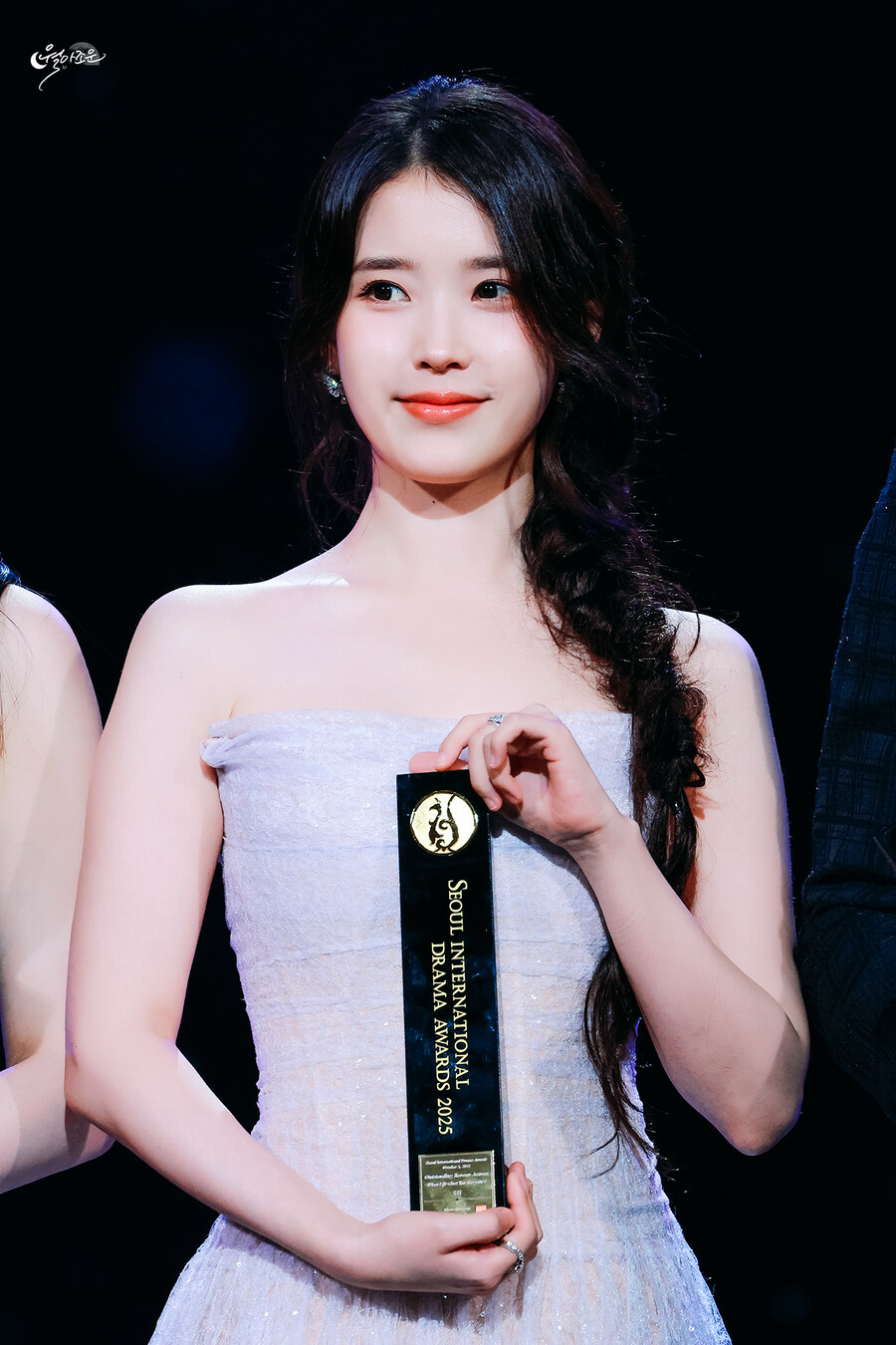 2025.10.02 서울드라마어워즈 아이유(월아조운)_12.jpg