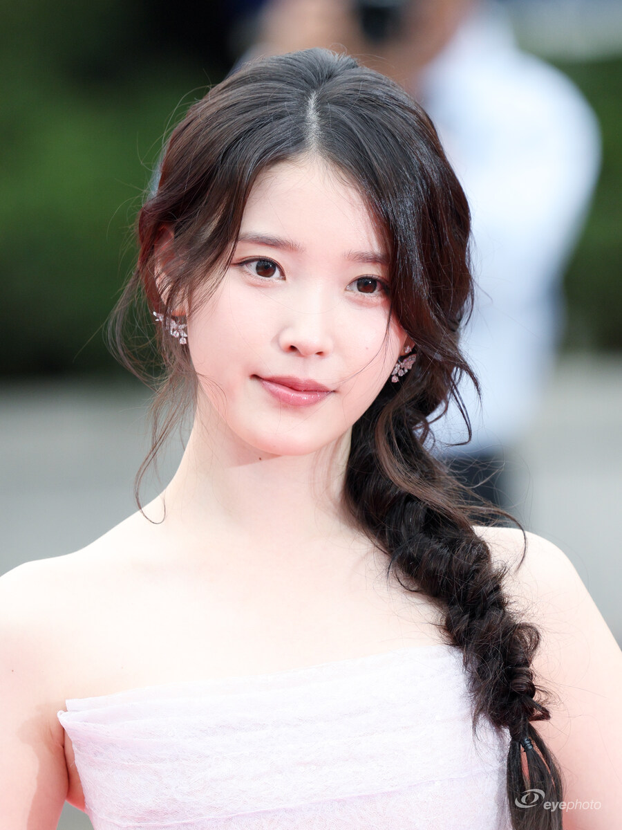 2025.10.02 서울드라마어워즈 아이유(eyephoto)_5.jpg