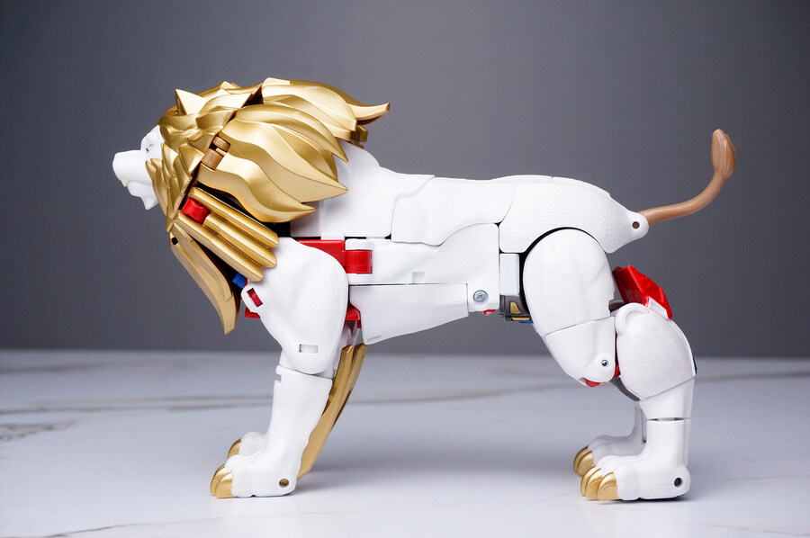 트랜스포머 40주년 셀렉션 라이오 콘보이_9.jpg