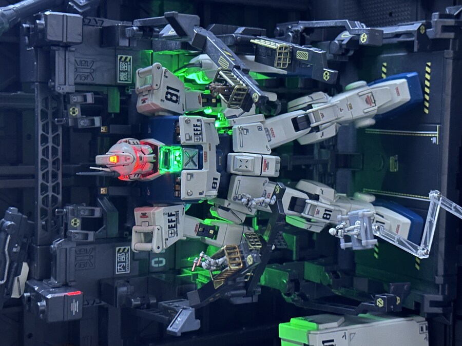 [MG] 건담MS 08소대 EZ-8에 led를_12.jpg