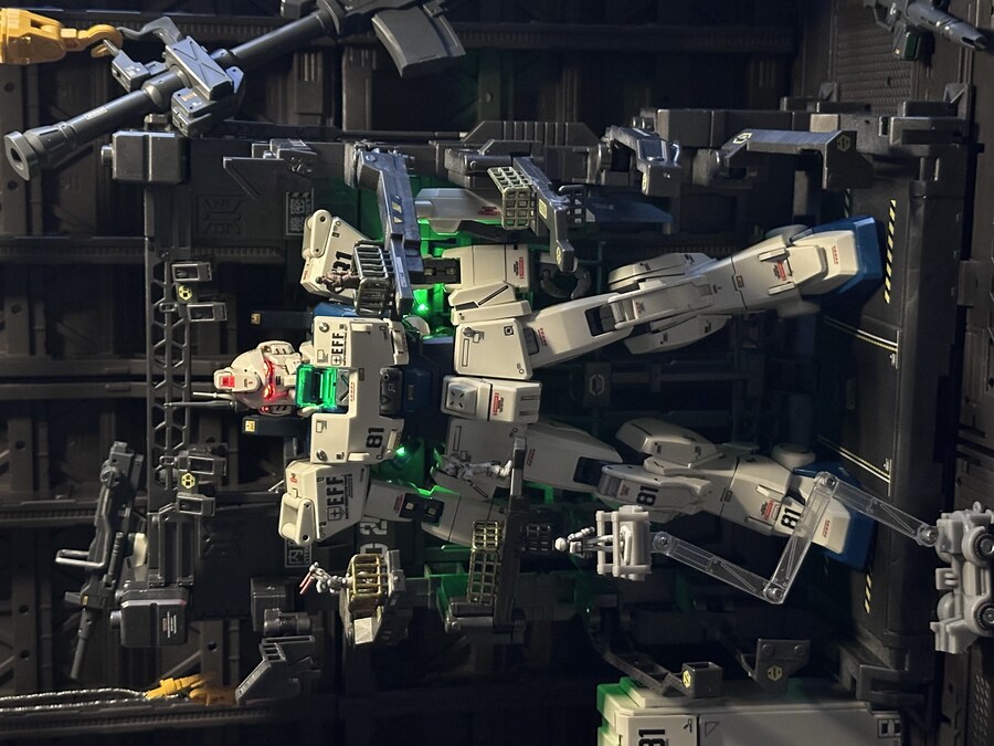 [MG] 건담MS 08소대 EZ-8에 led를_14.jpg