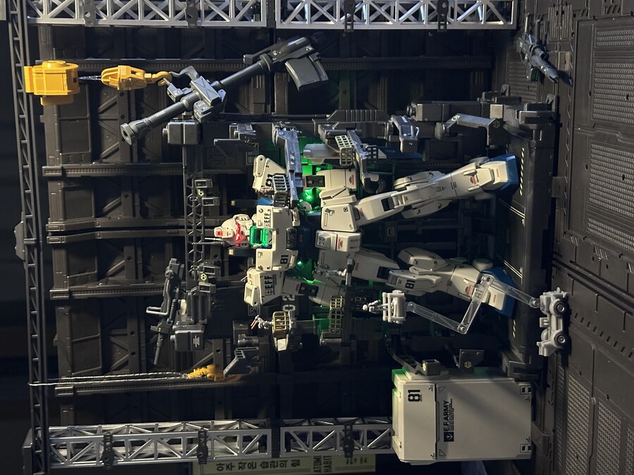 [MG] 건담MS 08소대 EZ-8에 led를_20.jpg