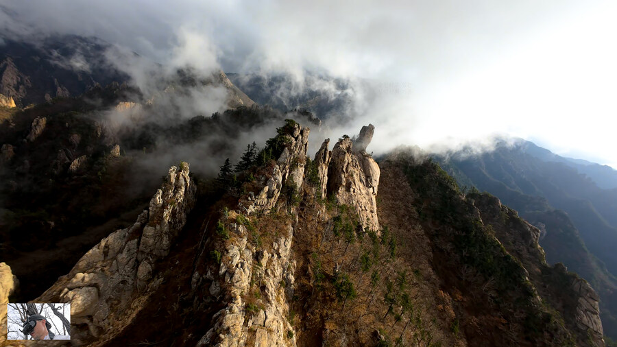 공룡능선 절벽에서 뛰어내리면서 촬영을 해봤습니다 9:50 운해영상을 즐겨보세요!_3.jpg