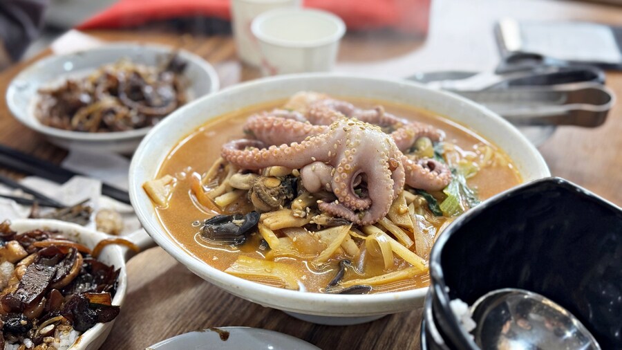 밖에서 밥 먹습니다 - 안산 화정동, 백년가돌판짜장&짬뽕_4.jpg